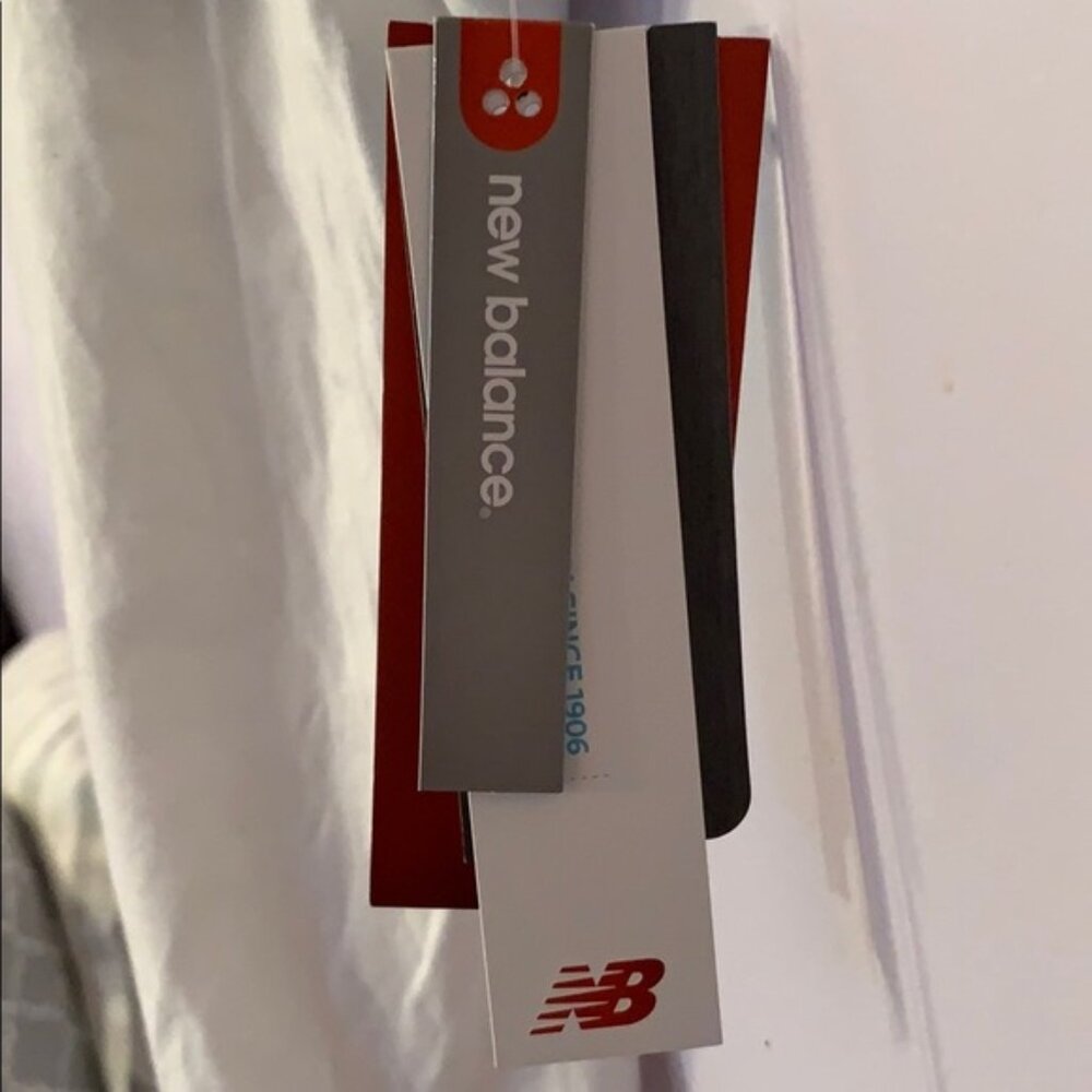 New Balance Razorback Workout Tank - Picture 3 of 5